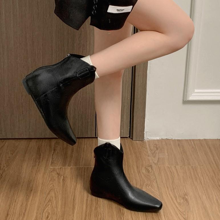 Black retro platform boots women's boots 2025 new autumn with skirt slim Maillard style knight boots