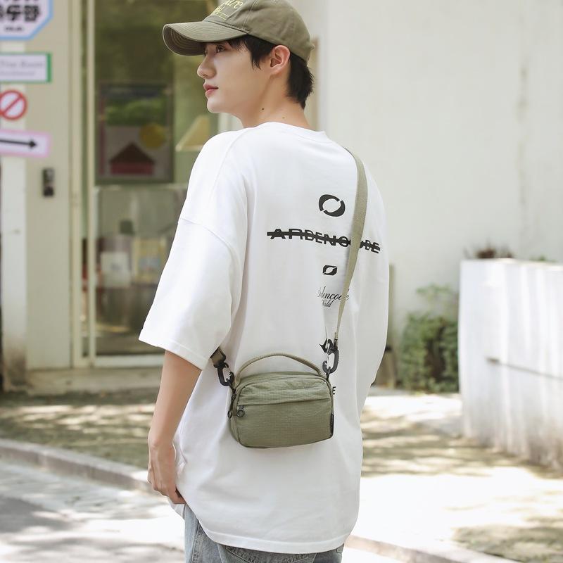 Niche Lightweight Messenger Bag, Small Square Bag, New Fashionable Shoulder Bag, Student Large-capacity Commuter Mobile Phone Bag Tide