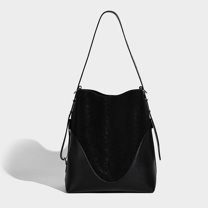 

2025 Fall/Winter New Fashion Single-Shoulder Underarm Bag, Niche High-End Large-Capacity Color-Contrast Handheld Crossbody Bucket Bag 28*16*33CM чёрный