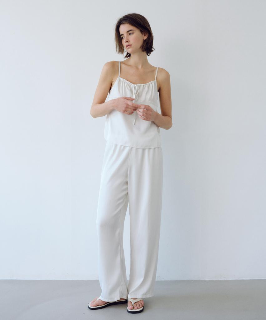 Yulago [Free Pouch] Satin Lounge Set