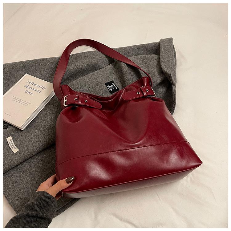 Summer Retro Large-capacity Simple and High-appearance Women's Bag Commuting Underarm Single-shoulder Bag