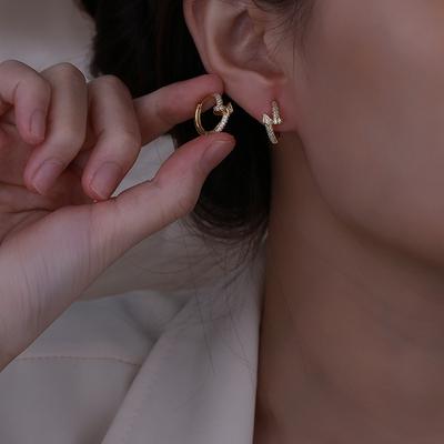 New High-end Earrings Super Flash Full Diamond Fashionable Golden Snake Ear Buckle Earrings