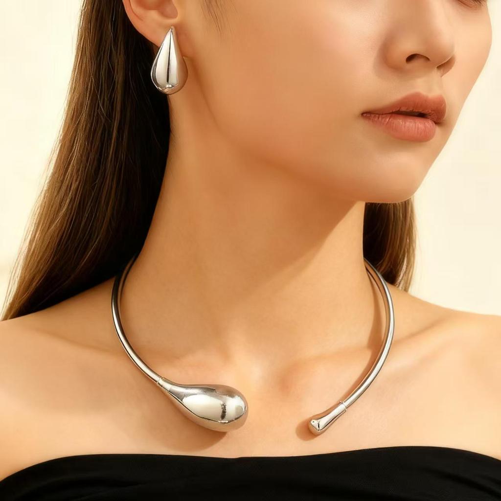 Fashionable Water Drop Textured Metal Necklace & Bracelet Set for Women