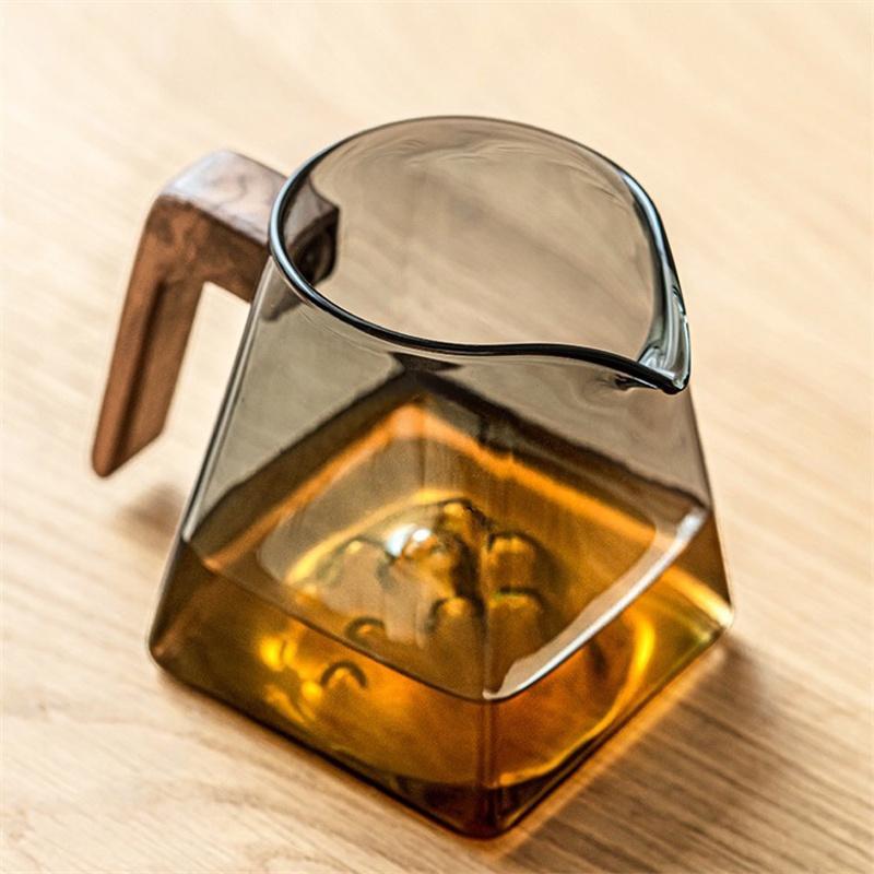 450ml Mountain View Bottom Glass Fair Cup With Wooden Handle Tea Pitcher Kung Fu Tea Set Chahai Tea Ceremony Accessories 450ML