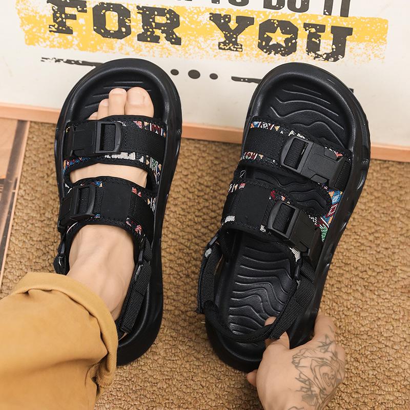 Foreign trade sandals men's summer wear non-slip youth leisure beach sports stepping on shit feeling thick-soled sandals
