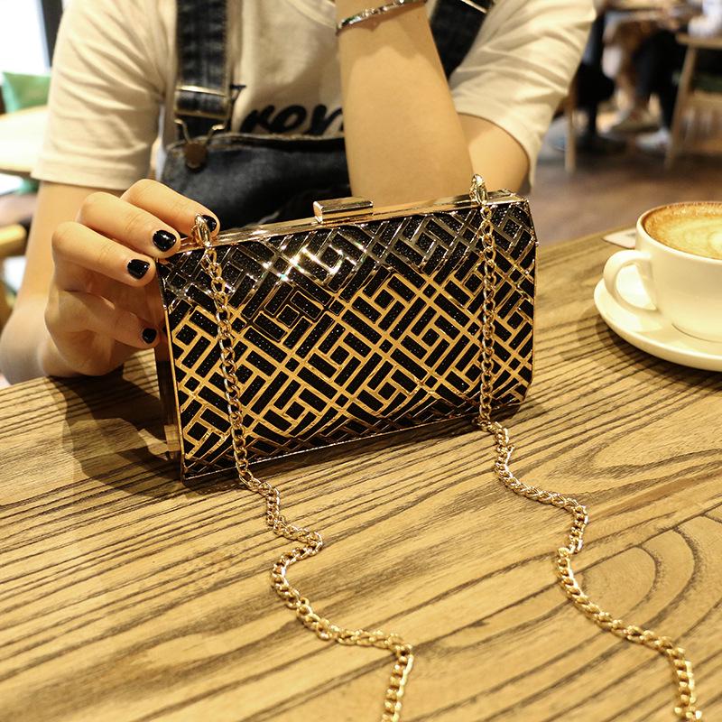 Fashion women's bags, new hand-in-hand grab bags, fashionable one-shoulder messenger small bags, tide night dinner bags