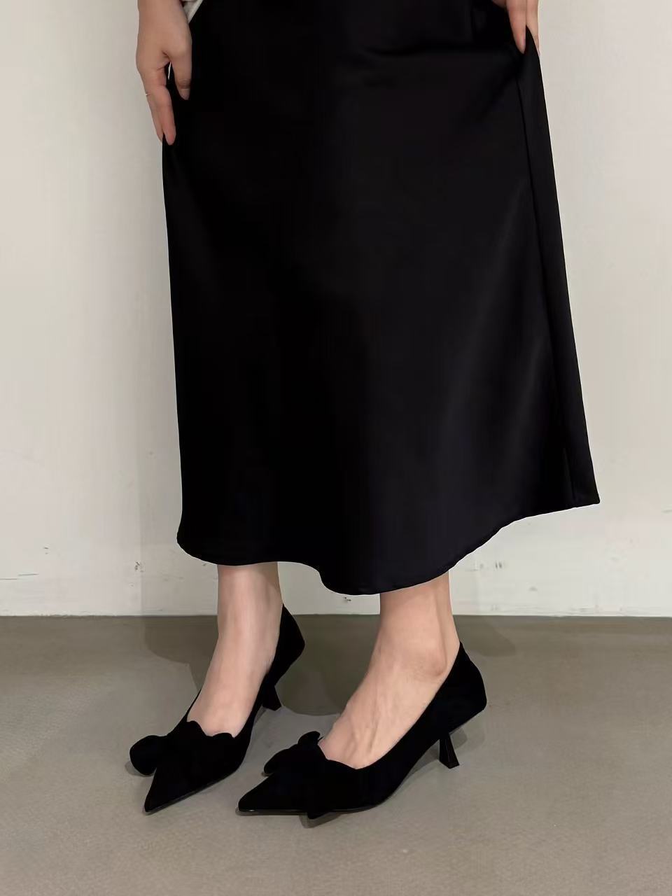 

Suede bow high heels, stiletto, pointed head, shallow mouth, one pedal, retro temperament single shoes 40 чорний