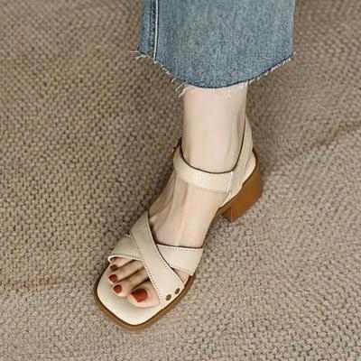 Pantofi de damă, marca 2025, cu cureaua cu cataramă, sandale de damă, la modă, cu vârful pătrat, la birou și la carieră, cu nituri de vară, sandale cu toc solid