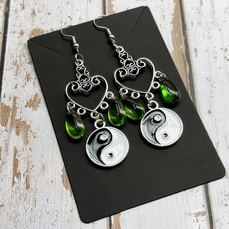 1Pairs Vintage Silver Dangle Earrings Hollow Butterfly Emerald Green Gem For Party Daily Wear Vacation