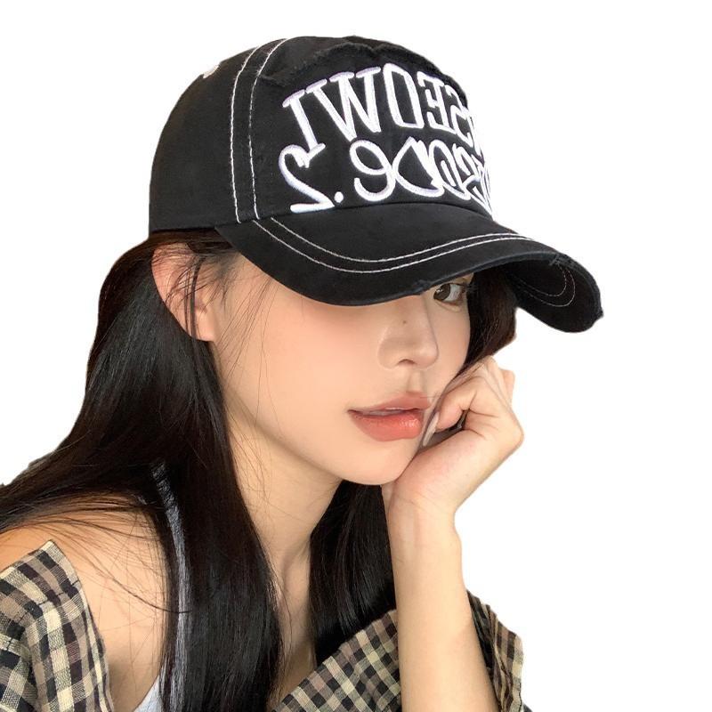 Blogger Niche White Cap Female Soft Top Retro Embroidered Couple Baseball Cap Showing Small Face