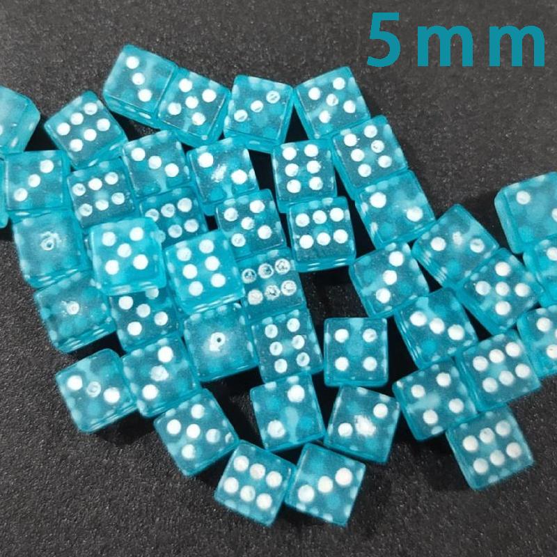 50 stuks 5 mm Acryl Mini Dobbelstenen Gaming Rechte Hoek Dobbelstenen Standaard D6 Punt Zes Zijdige Kubus Dobbelstenen Voor Bordspel Accessoires