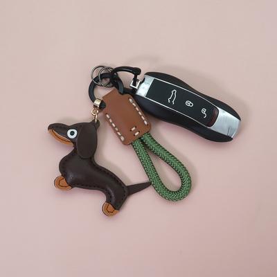 Cute Dachshund Leather Keychain Playful Sausage Dog Keychain Delicate Keyrings Charm for Bag and Key Decoration