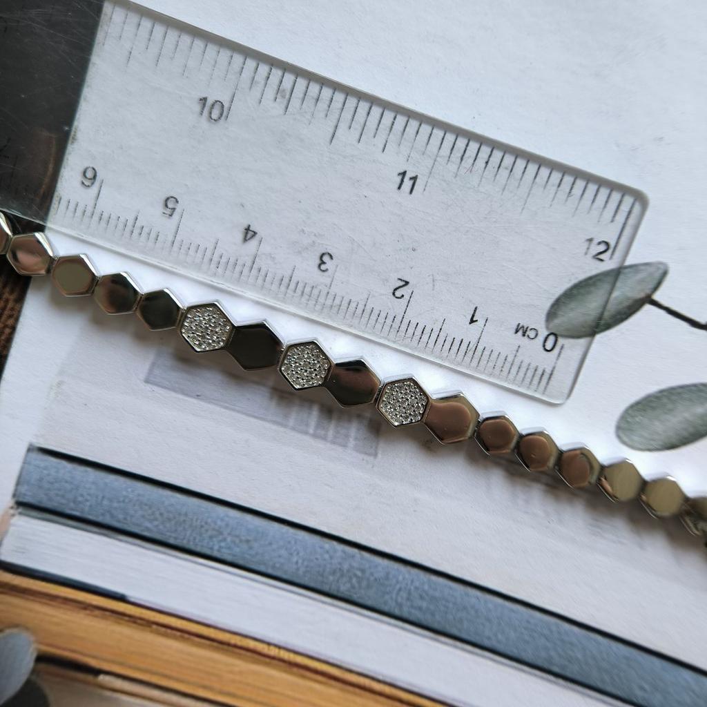 Silver Bracelet with Cubic Zirconia, Item Weight 12.09 G (2191803)