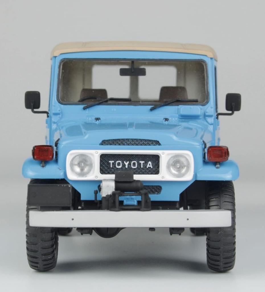 Toyota Land Cruiser BJ 44 med 3D-printade detaljförbättringsdelar Plastmodell PIT007 Platz/Italeri 1/24 (Mjuktopp/Hårdtopp) (Bil)