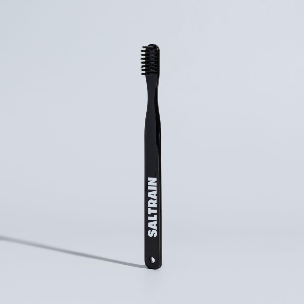 Fine bristle toothbrush Black White (BKW) black