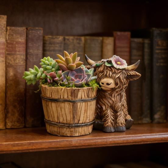 Highland Cow Planter Cute Resin Cow Flower Pot Small Decorative Plant Pot Succulents Planter for Indoor Outdoor Decor
