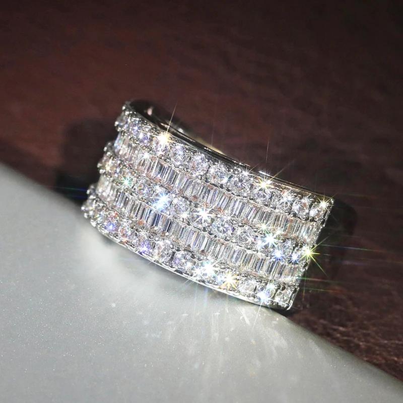 Huitan Sparking Gorgeous Rings for Women Brilliant Attractive Accessories with Shiny Cubic Zirconia Exquisite Wedding Zircon