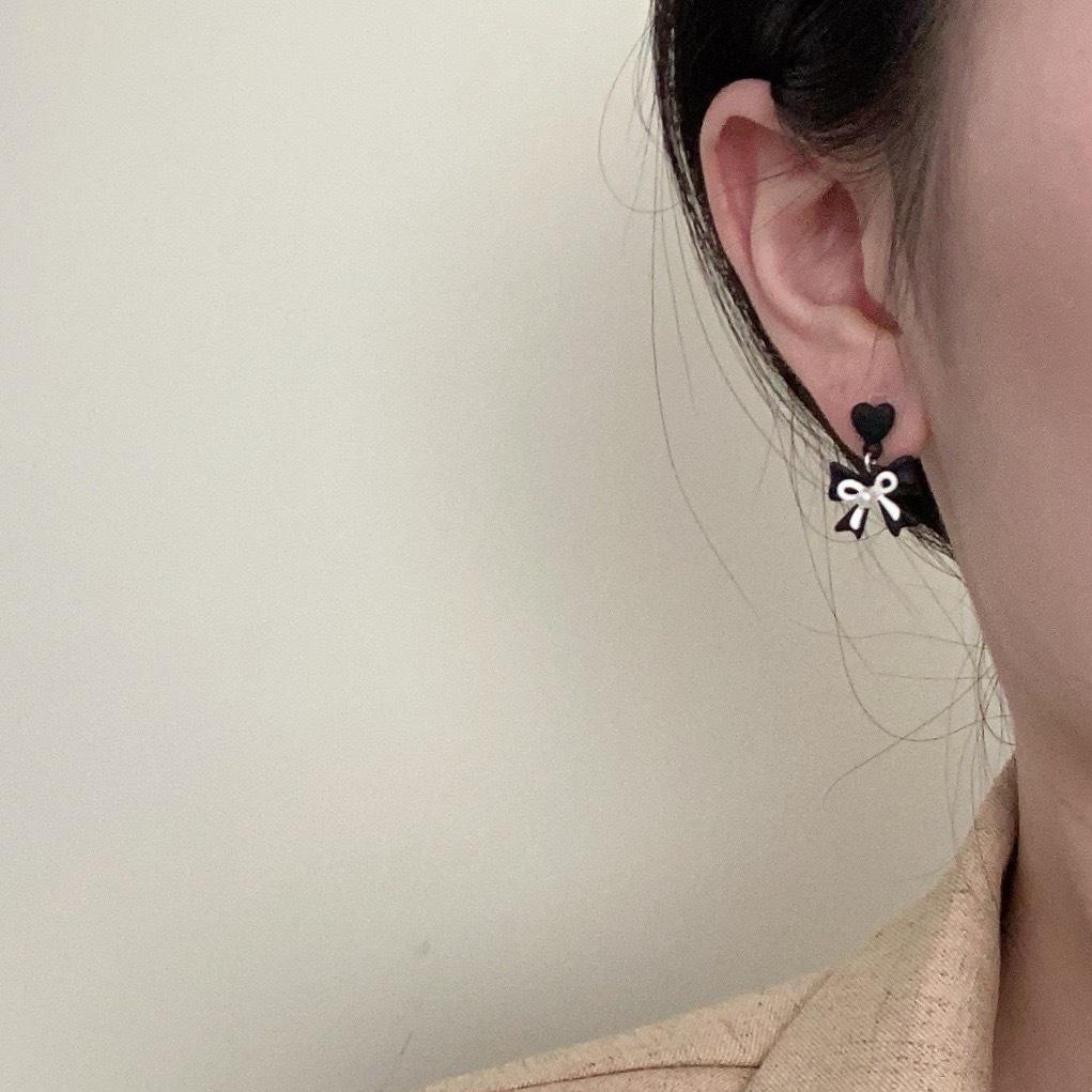 

Шикарные серьги-бантики из ленты: Свежий, изысканный, универсальный дизайн для женщин Butterfly Heart Earrings