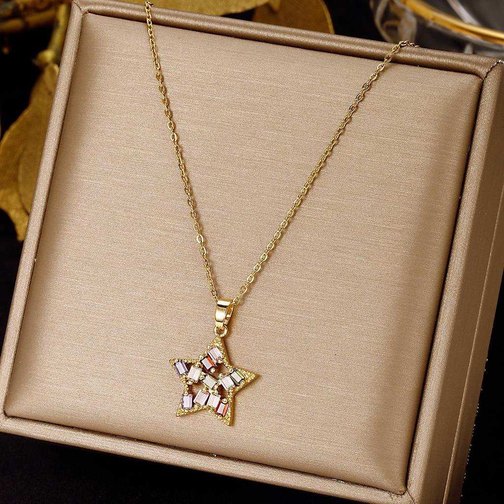 Collar Minimalista de Acero de Titanio - Cadena para Clavícula Moderna, Lujosa y Versátil