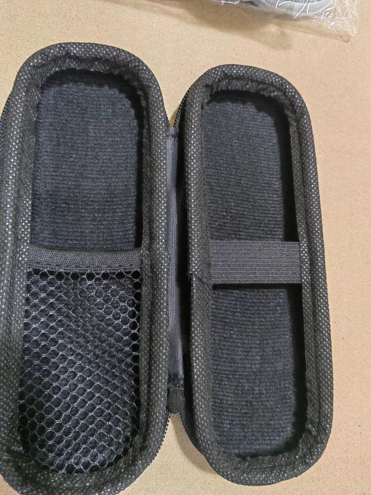 

Універсальна багатоколірна скануюча ручка та футляр для зберігання словника на блискавці Regular + Black 19*8*4.5CM чорний