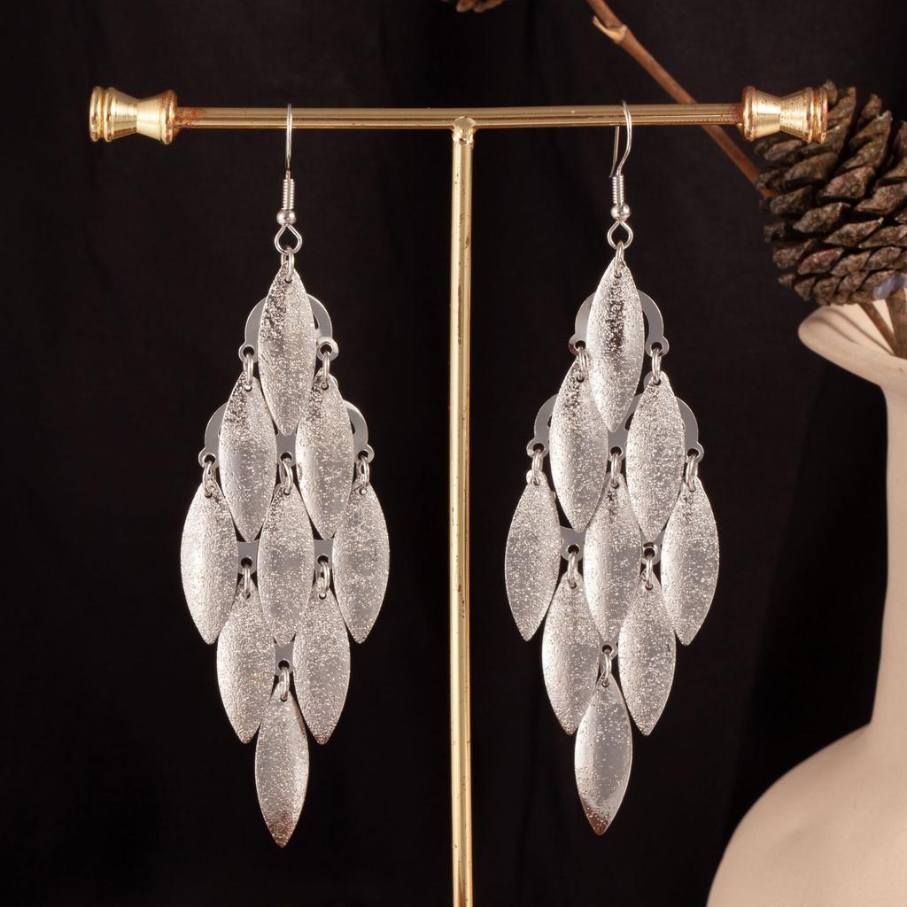 Personalized Indian Baroque Retro Wind Willow Leaf Long Women'S Earrings Hollow Love Multi-Layer Fringed Earrings