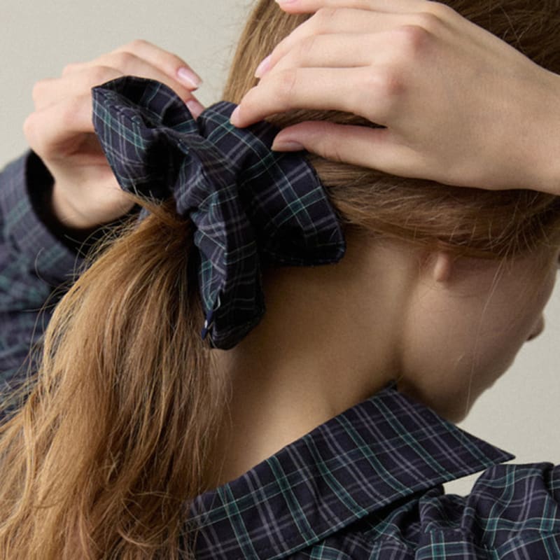 Opendoor Studio Check Scrunch Navy