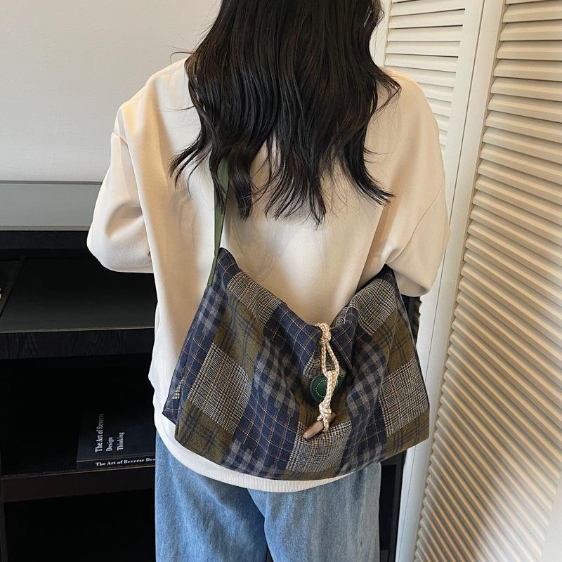 New Winter Plaid Crossbody Bag Fashi Retro Texture Square Shoulder Bag Lightweight Casual Leisure Large Capacty Coach Bag