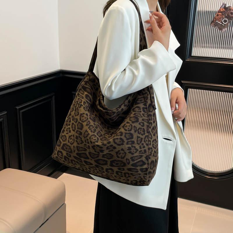 Autumn and Winter Leopard Print Bag Women's New Retro Fashion Large-capacity Shoulder Bag Commuter Tote Bag