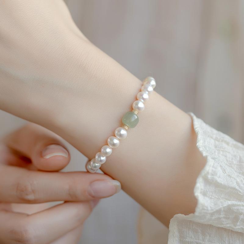 

Natural high-luster pearl bracelet with a high-end, niche vibe for women, featuring Hetian jade beads, Chinese style, light luxury gift for close Pearl and Hetian Jade Bra