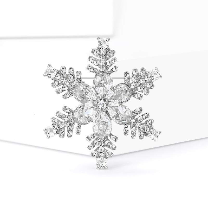 Fashion Rhinestone Winter Snowflake Brooches For Women Unisex Christmas Pin Casual Party Accessories Friends New Year Gifts