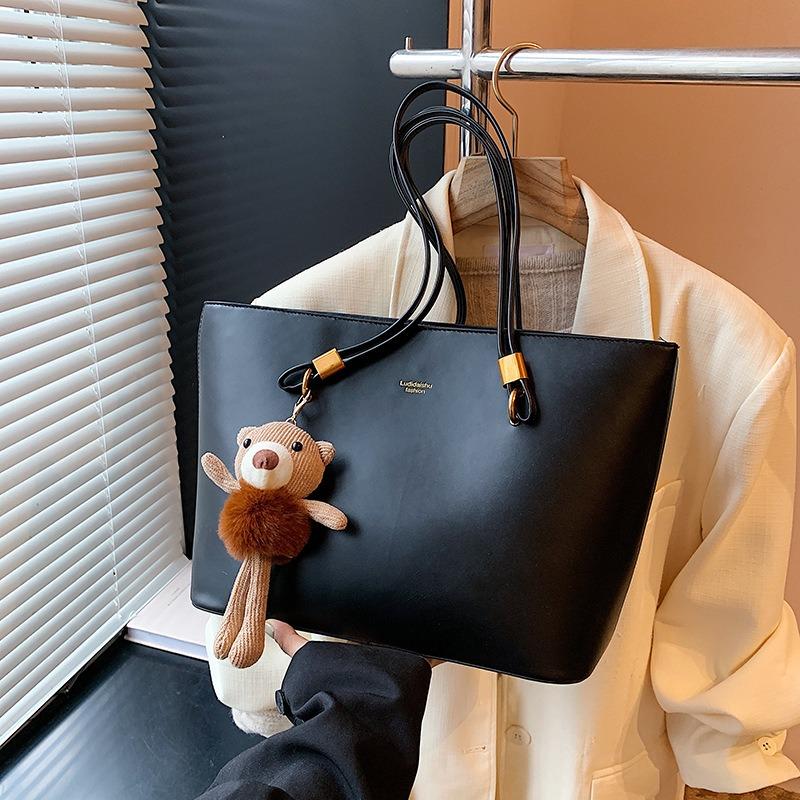 Premium soft leather handbag women's new versatile commuter tote bag large capacity shoulder armpit bag