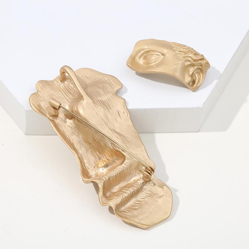 Thousands And Thousands Of People'S Avatar Brooch Gold Half Face Fashion Suit Accessories Women'S Pin