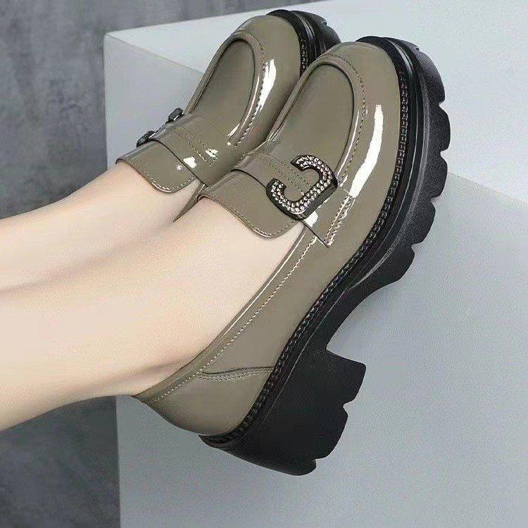 Nueva plataforma otoño tacón grueso cuero brillante zapatos pequeños de cuero cuero suave suela blanda estilo británico zapatos de vestir