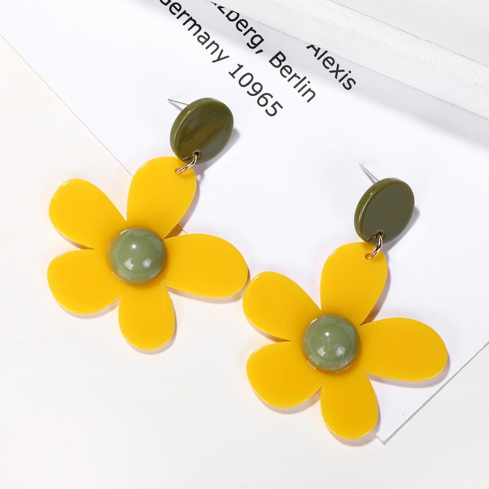 European and American Exaggerated Candy Colored Flower Earrings, Fashionable and Simple Sweet Button Daisy Earrings