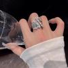 Elegante Anello Statement con Perla – Regolabile, Banda Larga Unica