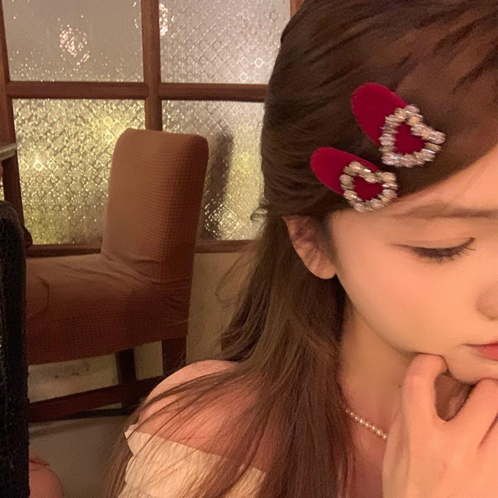Autumn and winter gray pearl red velvet hairpin simple side clip flash diamond love bangs hairpin New Year s hair accessories