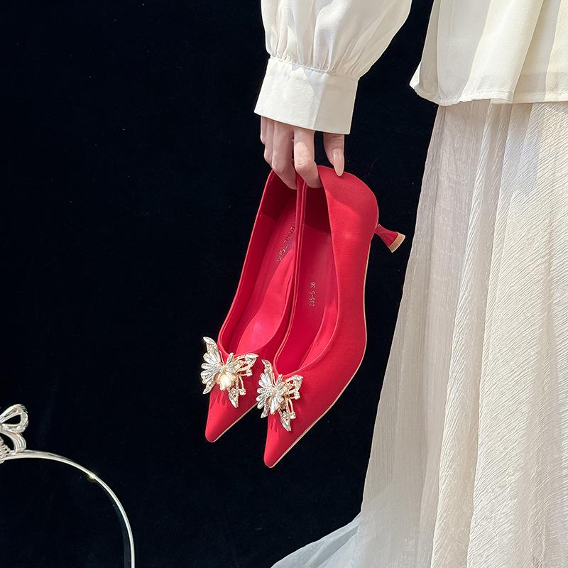 2025 new bridal shoes are not tired of low heels 5cm red wedding shoes butterfly buckle light mouth high heel single shoes autumn women
