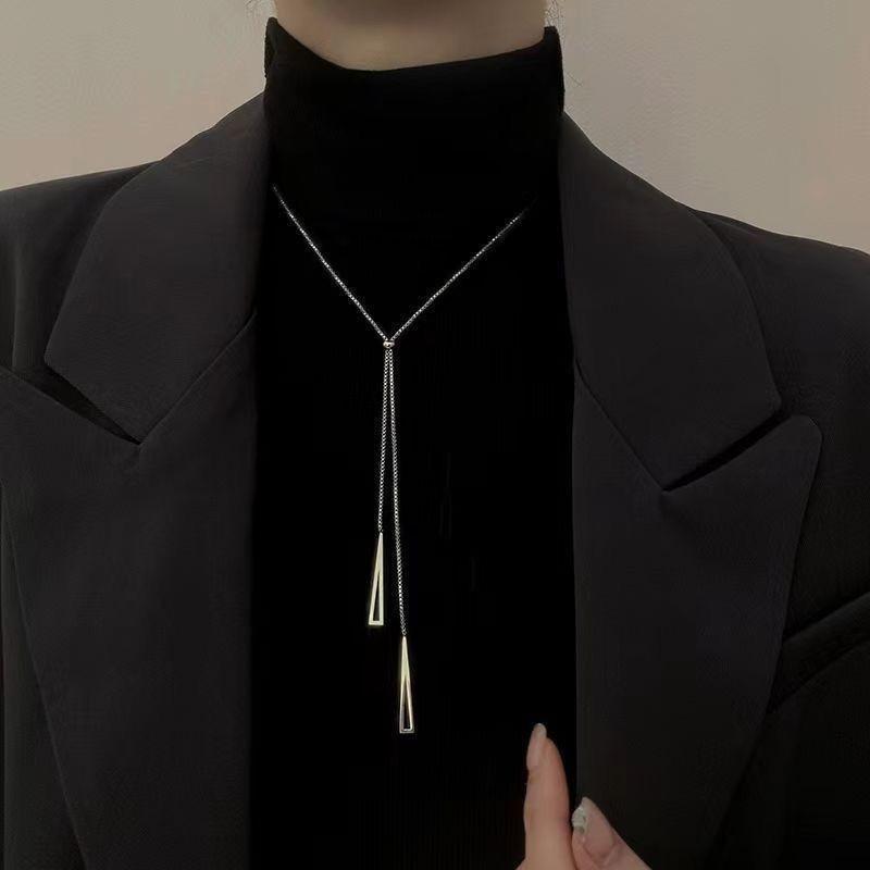 Autumn and winter sweater chain cold new round bead chain women's necklace niche design advanced double geometric accessories