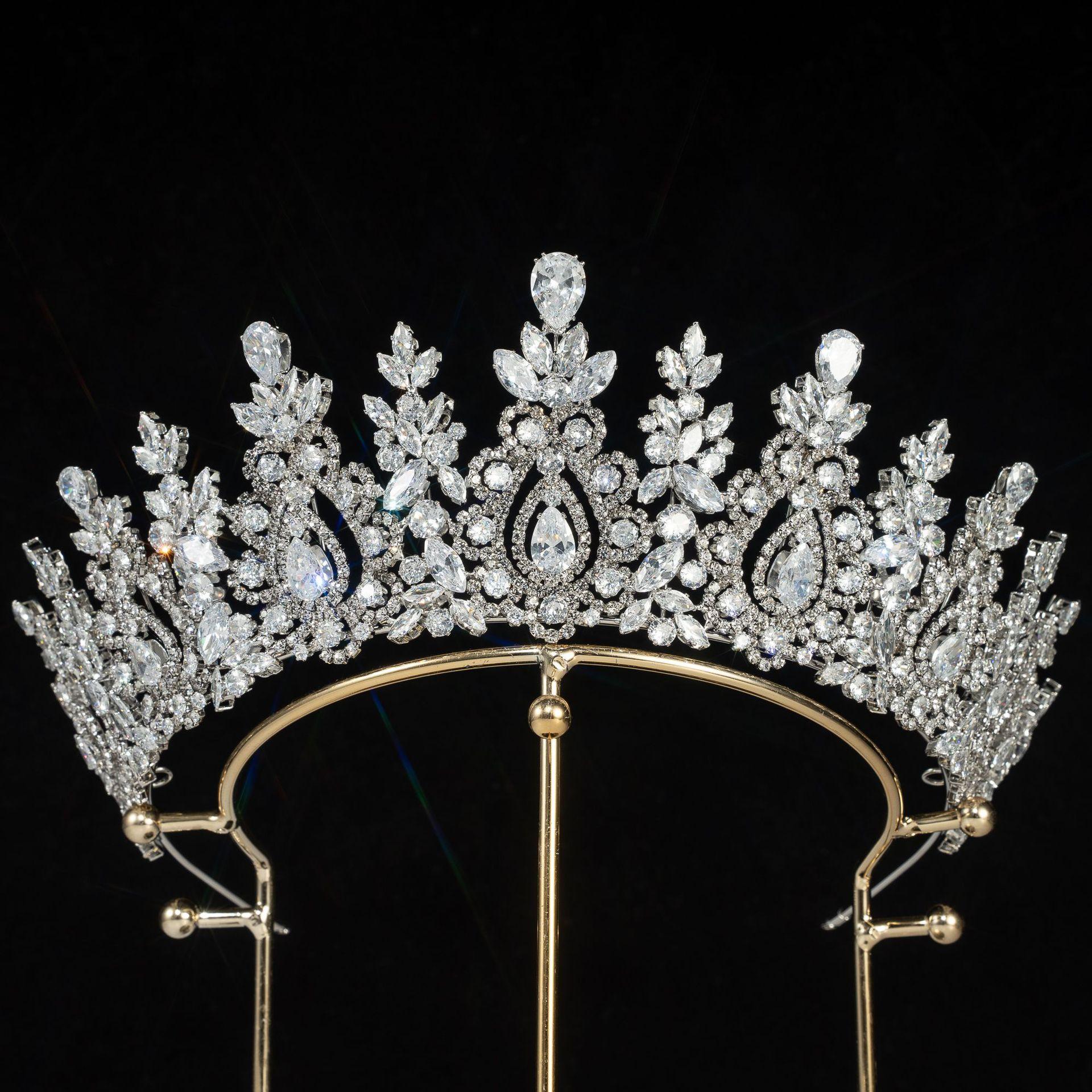 Hot Sale Yiwu Market Bridal Crown Zircon Diamond Hair Accessories Wreaths & Tiaras for Wedding Bride & Girl Direct from China серебряный