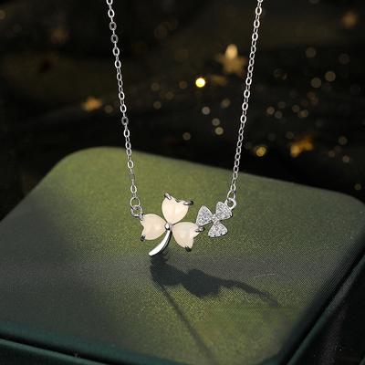 White Jade Marrow Clover Necklace for Women with Light Luxury and Advanced Sense, Versatile Gift Gifts, Collar Chain