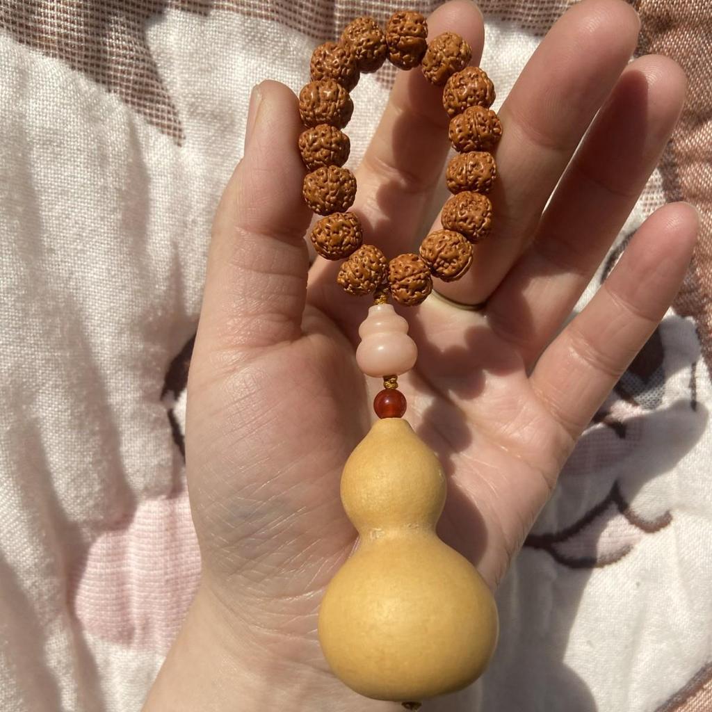 Xianci Wenwan Gourd Keychain & Car Pendant: Fortune and Blessing Charm for Men and Women