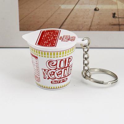1 Stück Simulation Lebensmittel Spielzeug Japanische Mini Instantnudeln mit Geschmack Schlüsselanhänger Meeresfrüchte Rindfleischnudeln Taschenanhänger