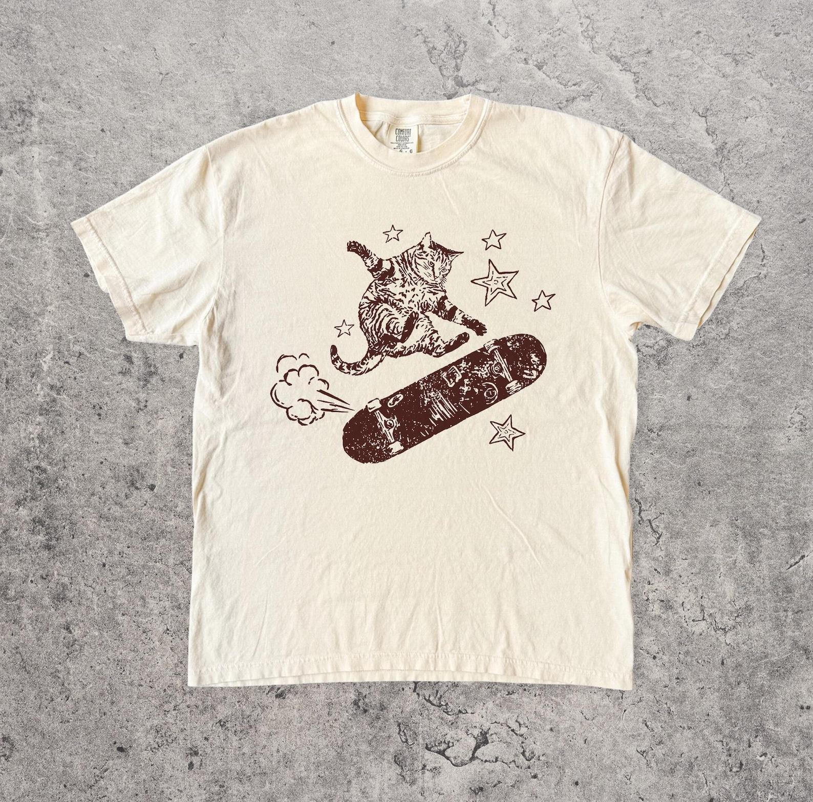 Retro Cat Kickflip Comfort Colors Shirt - Skateboarding Cat Graphic T Shirt - Vintage Kitten Punk Streetwear Tee - Y2K Oversized Top 4XL