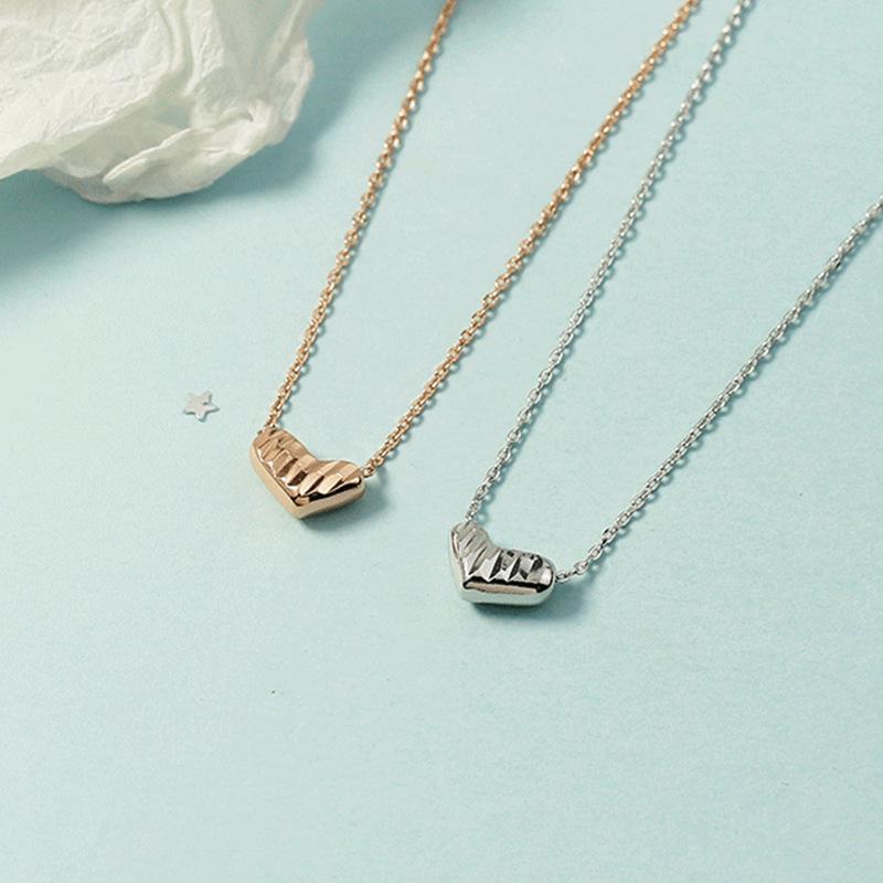 Изысканное двустороннее ожерелье в форме персикового сердца: Элегантная женская цепочка на ключицы «Признание» Heart Necklace (Platinum Color)