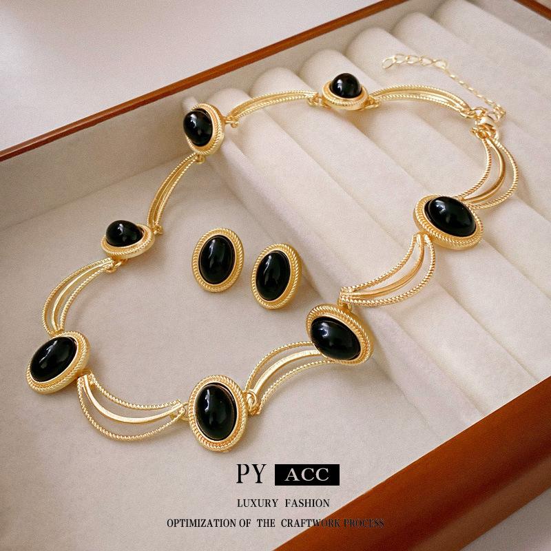 Vintage French Oval Geometric Necklace - High-End Retro Clavicle Chain