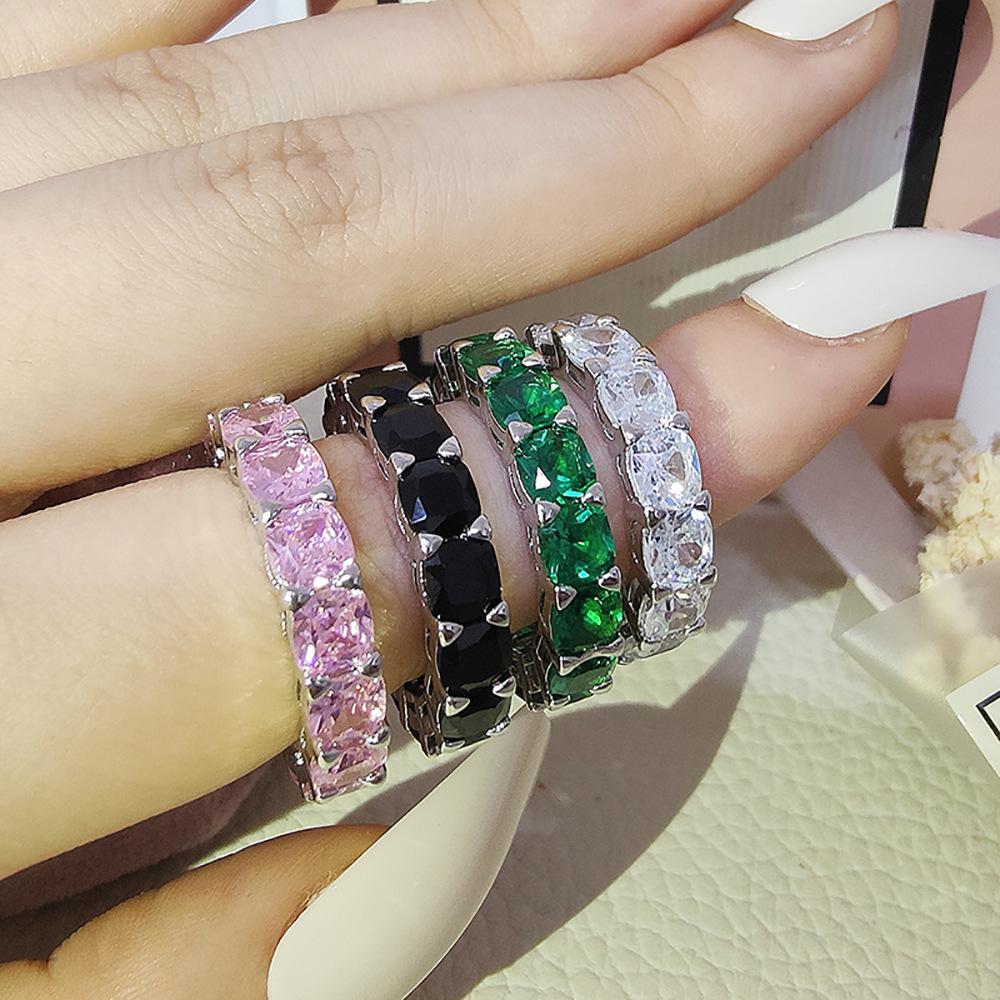 Luxury Zircon Gem Diamond Band Ring with Niche Appeal