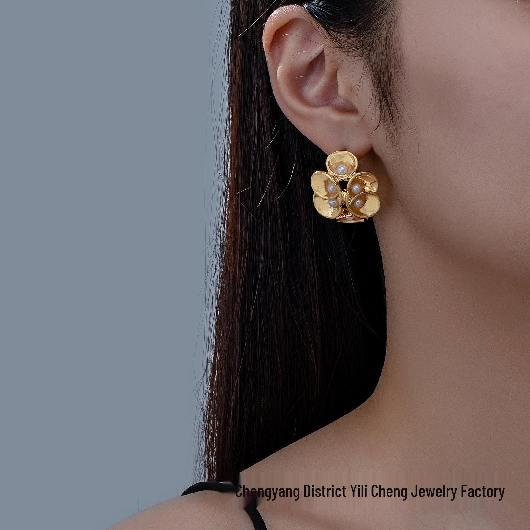

Design Sense Geometric Flower Earrings - Minimalist, Trendy, Retro Style for Women