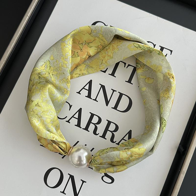 Pearl necklace women's magnetic buckle silk scarf high-end spring and summer new niche wear printed silk scarf scarf