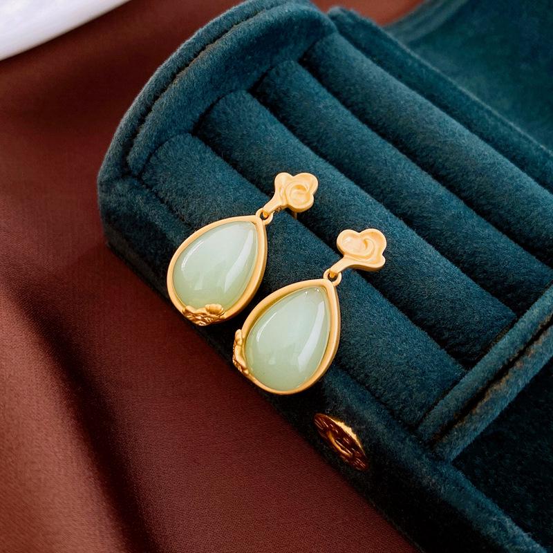 Elegant Chinese Cloud Resin Teardrop Silver Needle Earrings for Women