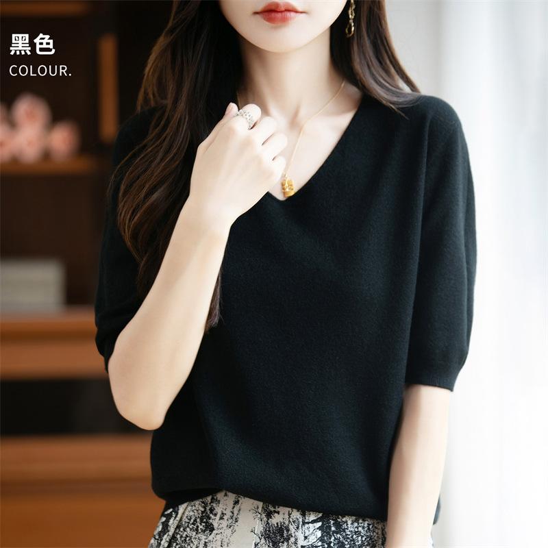 Knitted Short-sleeved T-shirt for Women A Thin V-neck Half-sleeve Top for Summer and Autumn